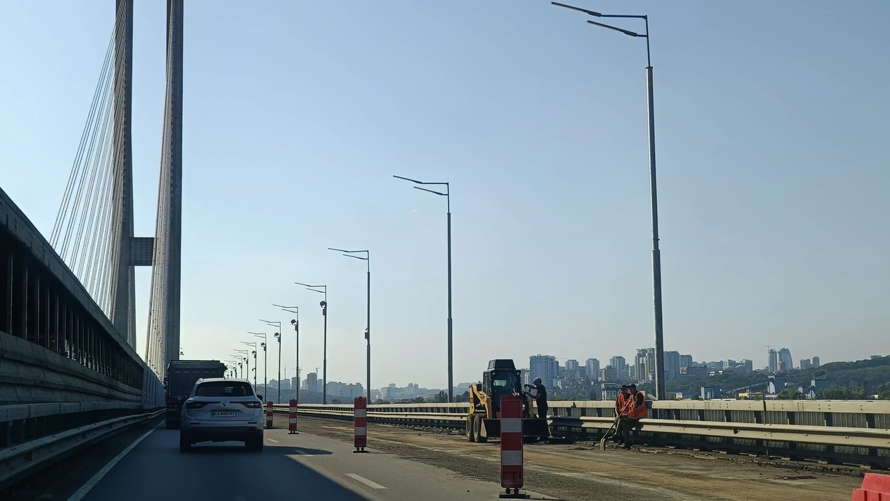 Південний міст обмежує рух: терміни, смуги, об’їзди