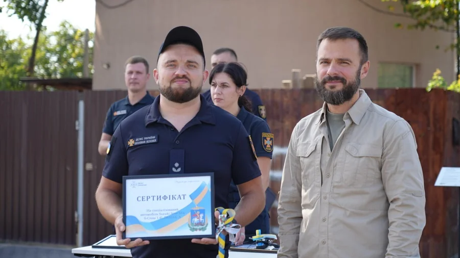 Що отримали рятувальники Київщини на День рятівника?