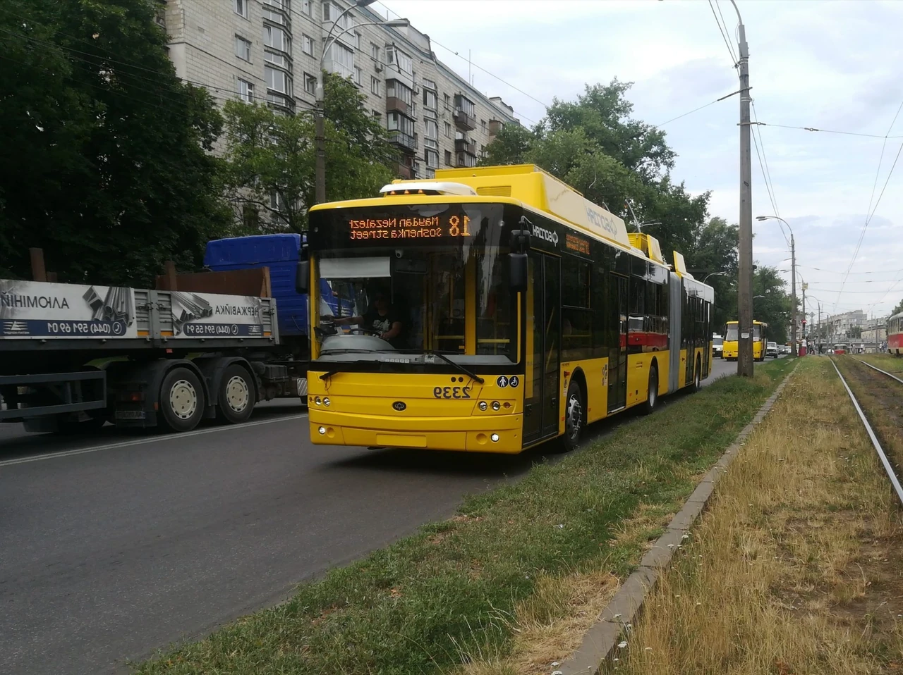 Тролейбус 18 Київ: з Майдану на Сошенка?